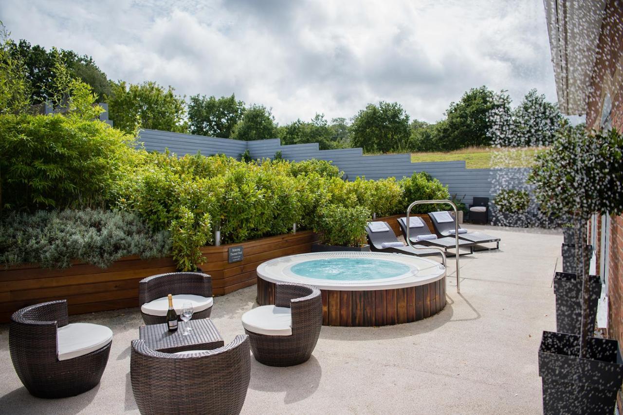 Lakeside Park Hotel & Spa Fishbourne  Eksteriør billede