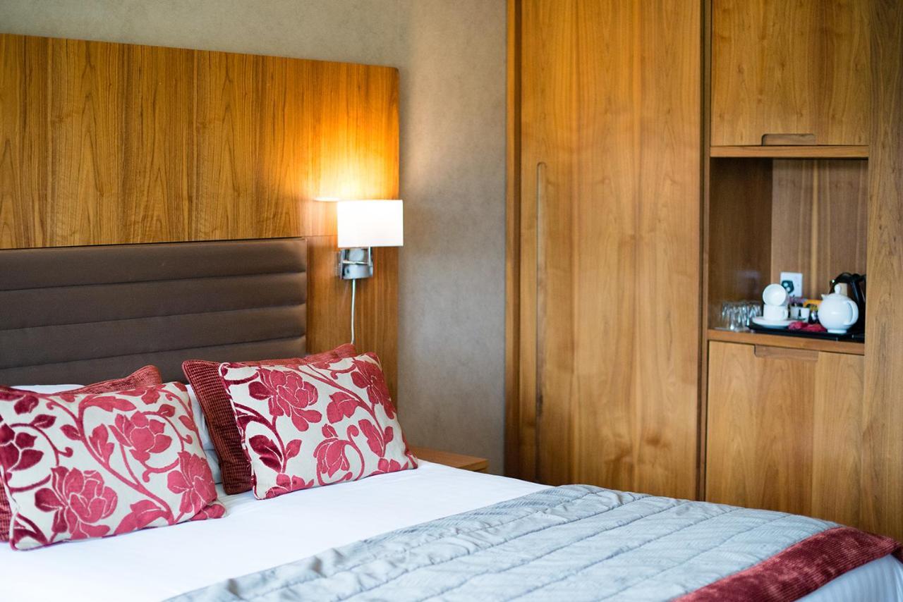 Lakeside Park Hotel & Spa Fishbourne  Eksteriør billede