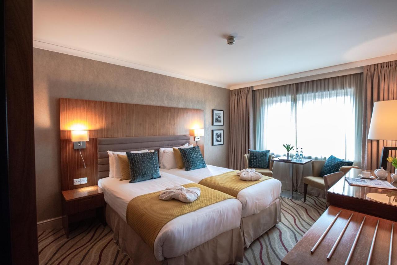 Lakeside Park Hotel & Spa Fishbourne  Eksteriør billede