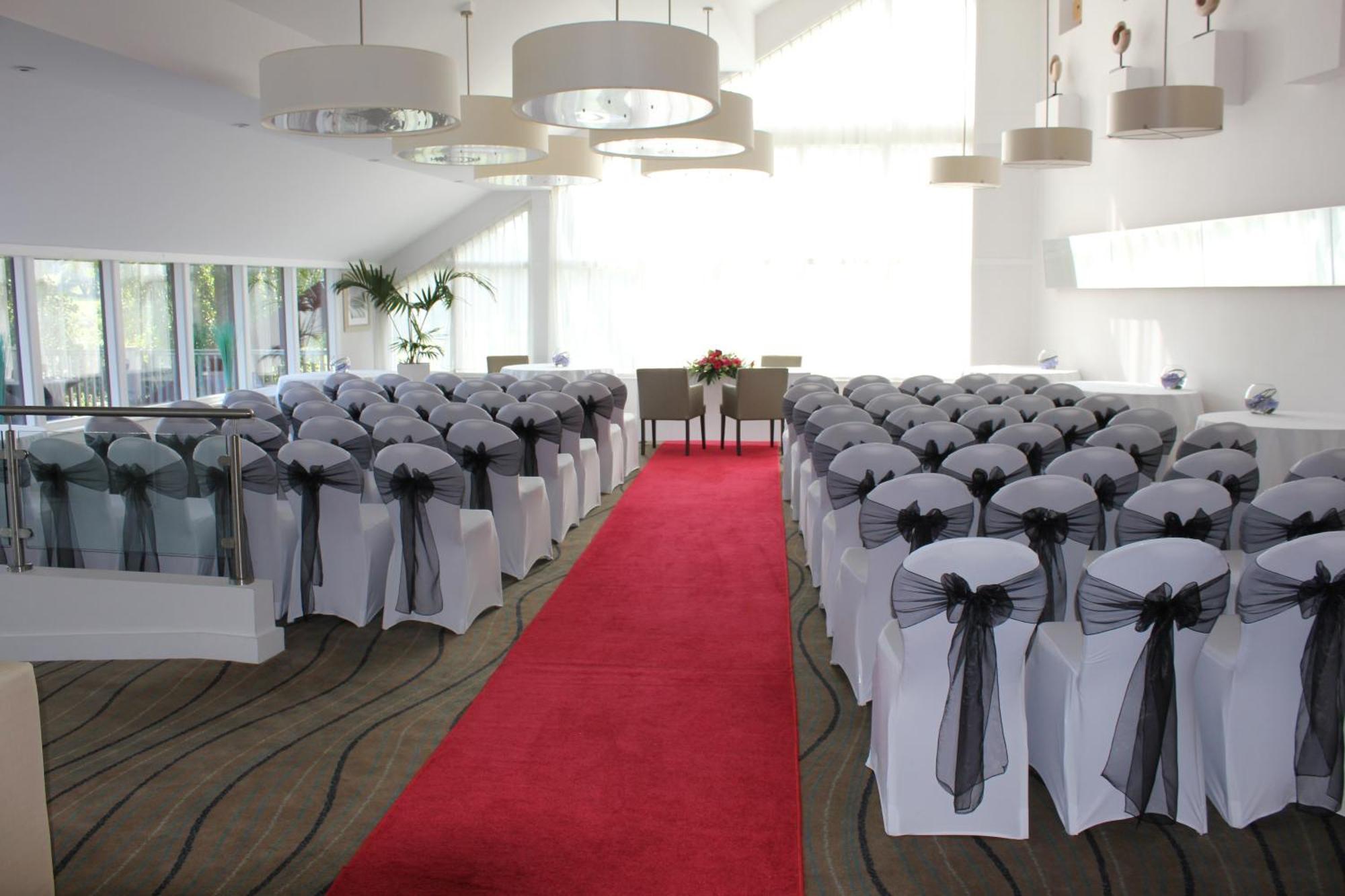 Lakeside Park Hotel & Spa Fishbourne  Eksteriør billede