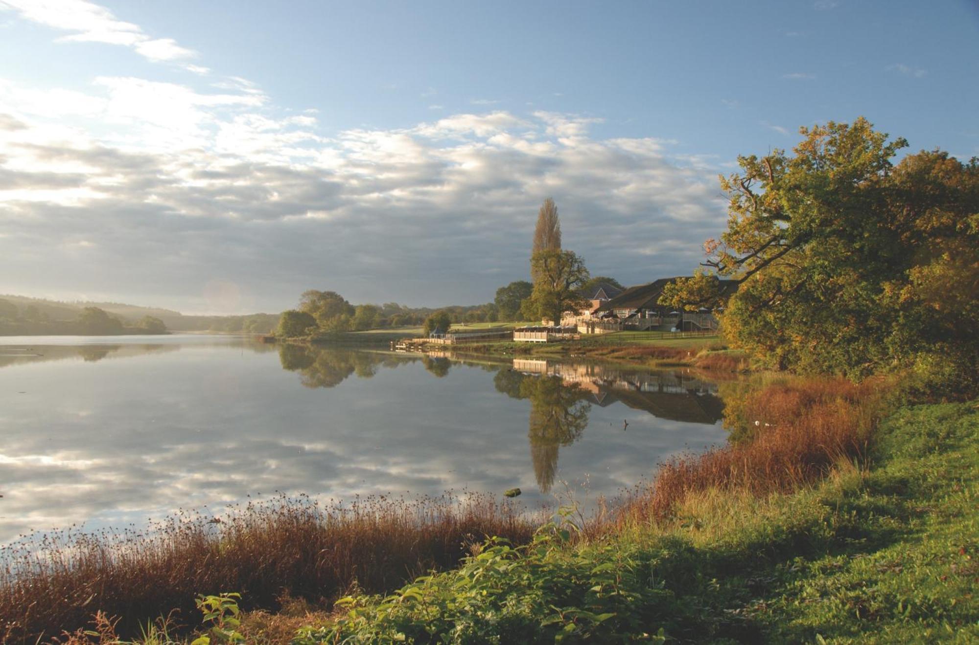 Lakeside Park Hotel & Spa Fishbourne  Eksteriør billede